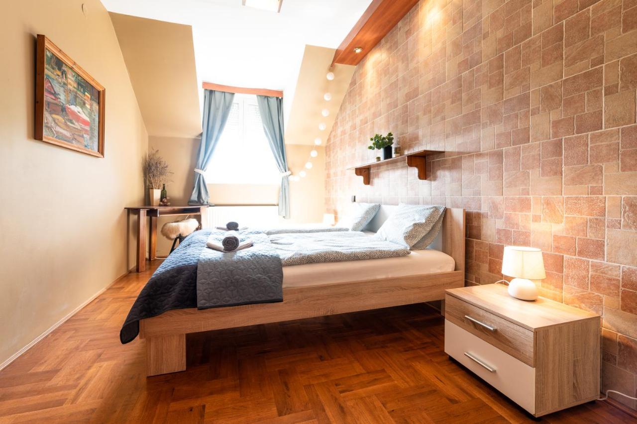 La Lampa Apartments Debrecen Bagian luar foto