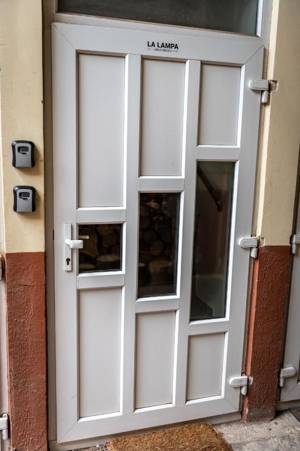 La Lampa Apartments Debrecen Bagian luar foto