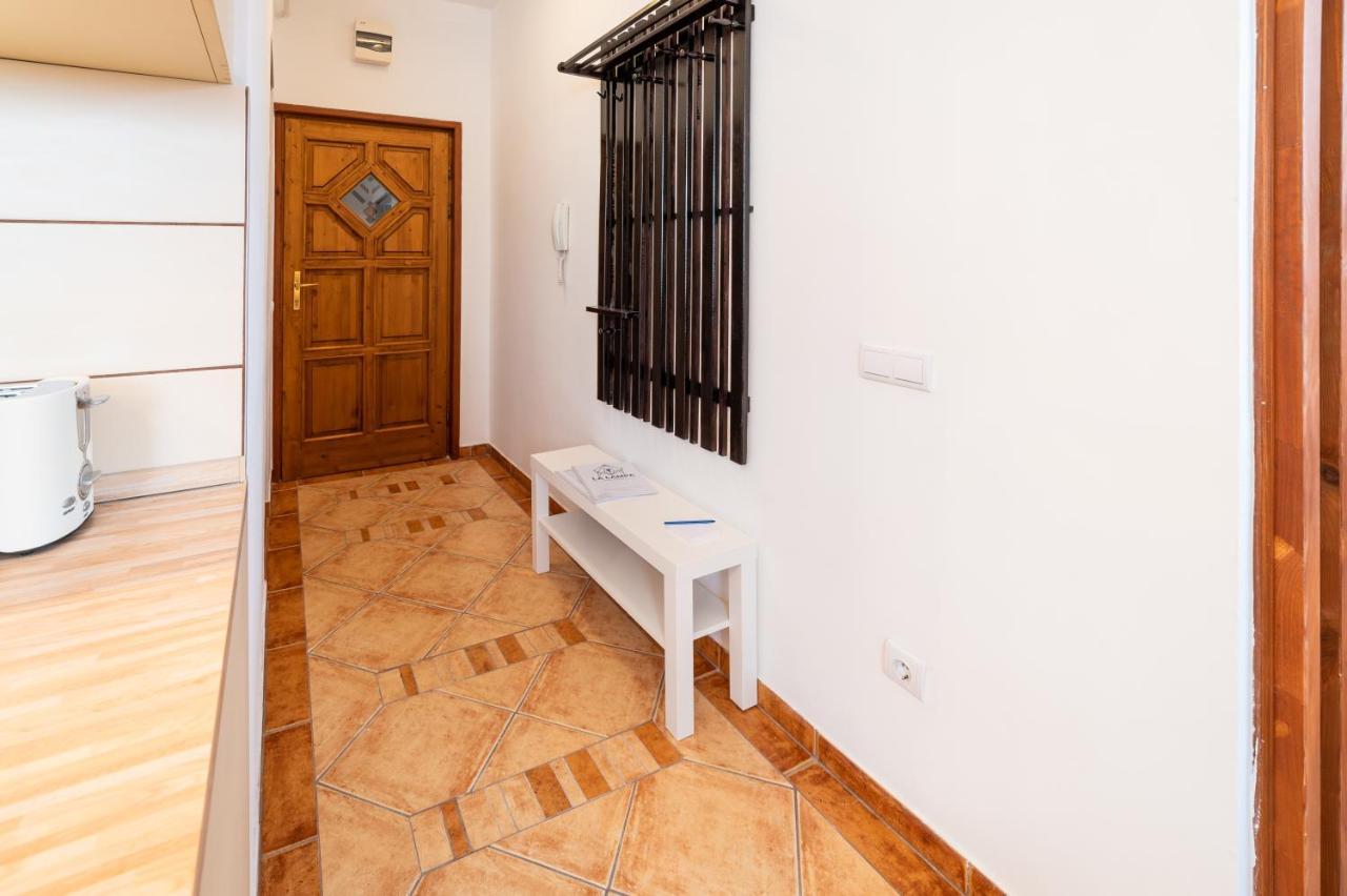 La Lampa Apartments Debrecen Bagian luar foto