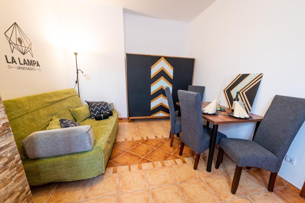 La Lampa Apartments Debrecen Bagian luar foto