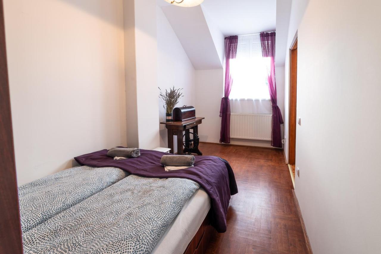 La Lampa Apartments Debrecen Bagian luar foto