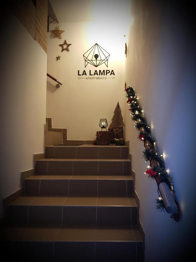 La Lampa Apartments Debrecen Bagian luar foto